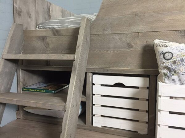Kajuitbed Koen – Houten kinderbed met opbergruimte