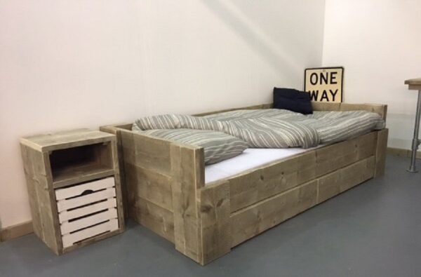 Houten eenpersoonsbed met lades Henry