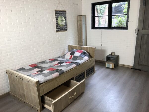 steigerhouten bed Boris vintage