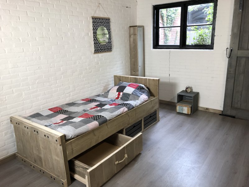 steigerhouten bed Boris vintage